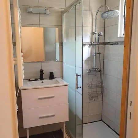 Petit Avec Espace Exterieur Proche Apartmán *
