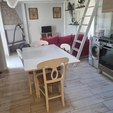 Apartmán Petit Avec Espace Exterieur Proche